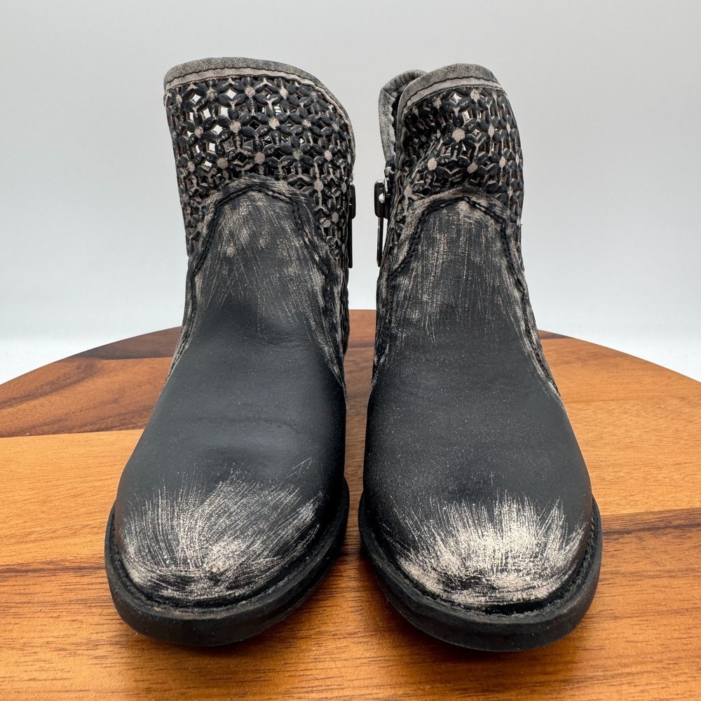Circle G Western Boots Womens 6.5 Short Cut Out Ankle Booties Distressed Black - Picture 2 of 10